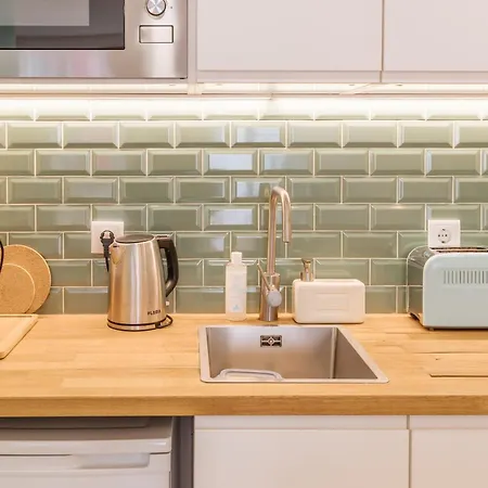 Aquilla's Alfama By Mycelia *