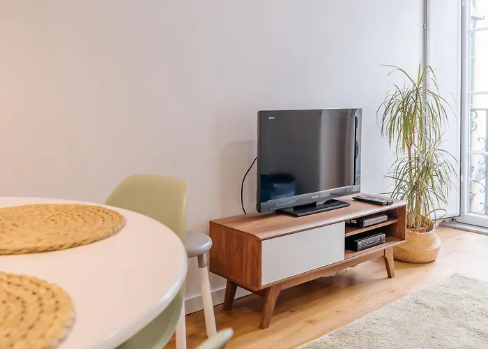 Aquilla's Alfama By Mycelia Lisbon