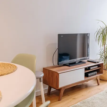 Aquilla's Alfama By Mycelia Lisboa