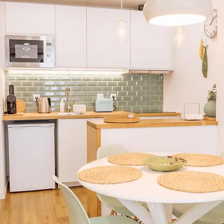 Aquilla's Alfama By Mycelia Lisboa